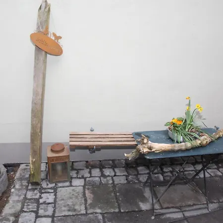 Mayener Jung Mit Schoenem Innenhof Apartament