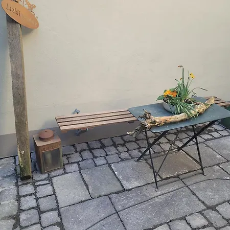 Mayener Jung Mit Schoenem Innenhof * Mayen