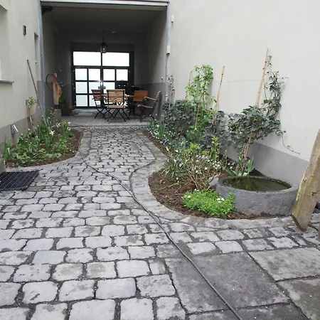 Mayener Jung Mit Schoenem Innenhof Lägenhet *