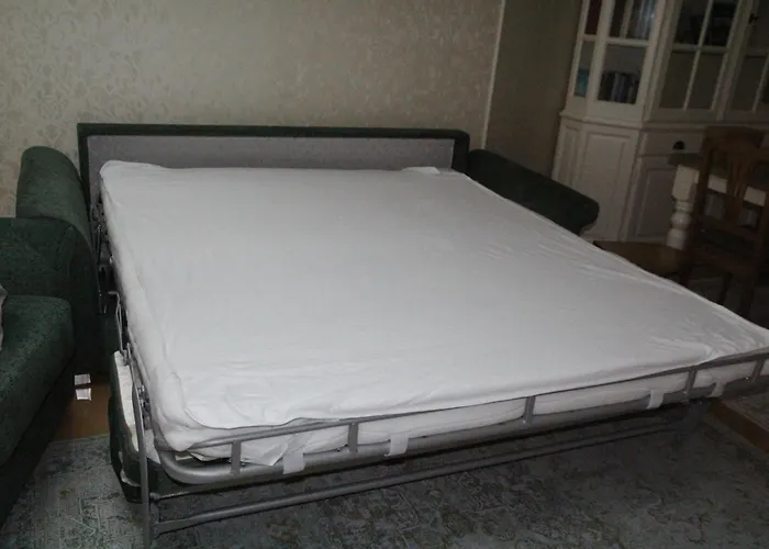 Mayener Jung Mit Schoenem Innenhof *