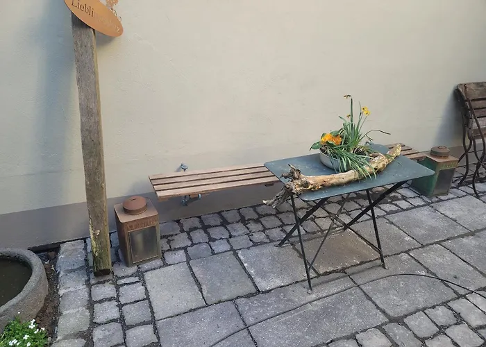 Mayener Jung Mit Schoenem Innenhof * Mayen