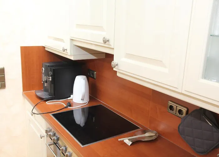 Mayener Jung Mit Schoenem Innenhof