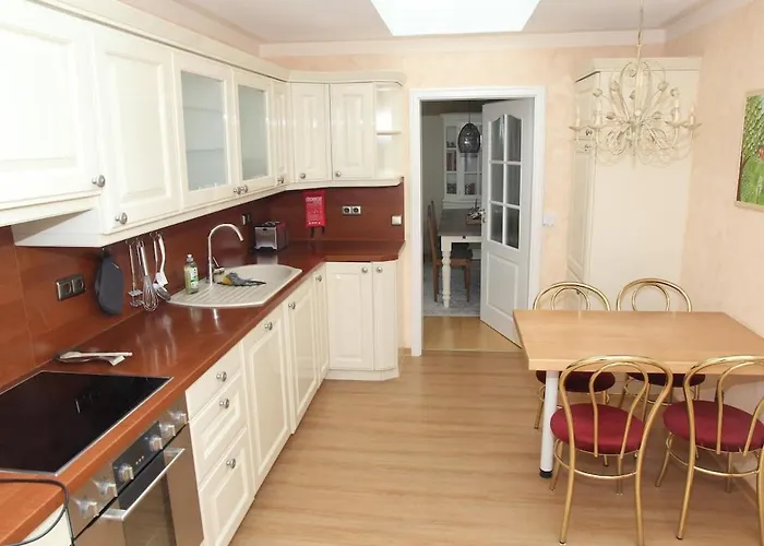 Mayener Jung Mit Schoenem Innenhof * Mayen