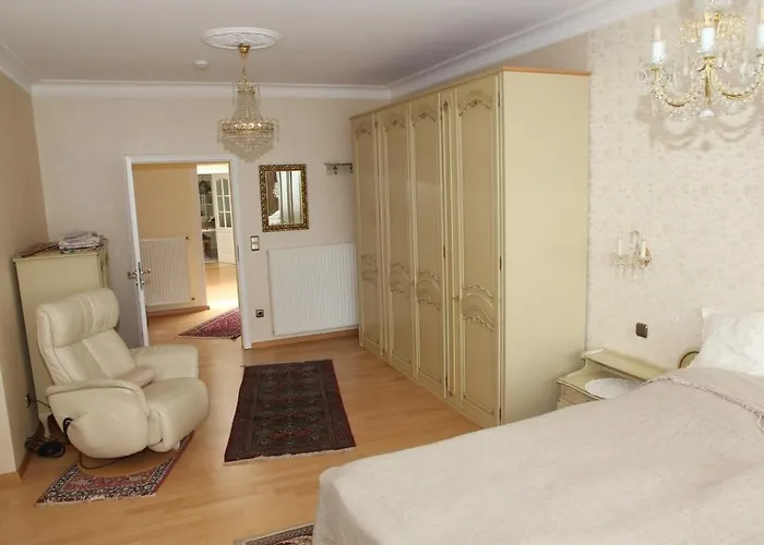 公寓 Mayener Jung Mit Schoenem Innenhof 马延